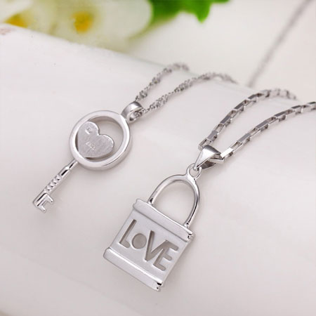Vintage Silvery Best Friend Necklace Lock & Key Pendant Couple