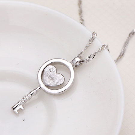 Sterling Silver Lock Pendant Necklace with Chain - JewelryEva