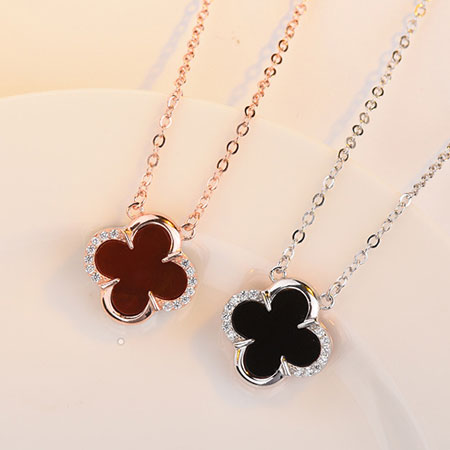 Red and Black Two Side Onyx Four Leaf Clover Pendant Necklace | JewelryEva